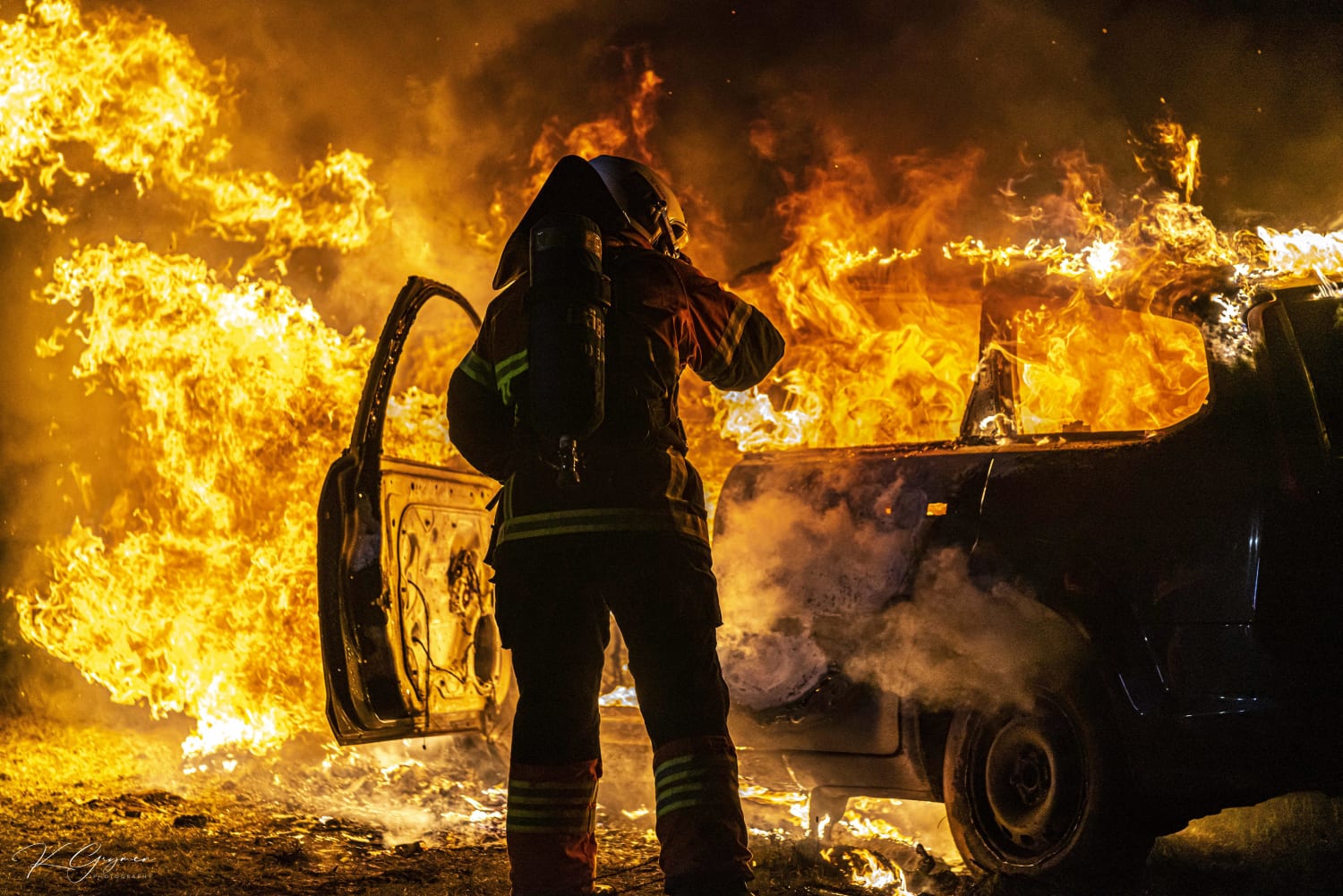 ITAP Car fire and firefighter