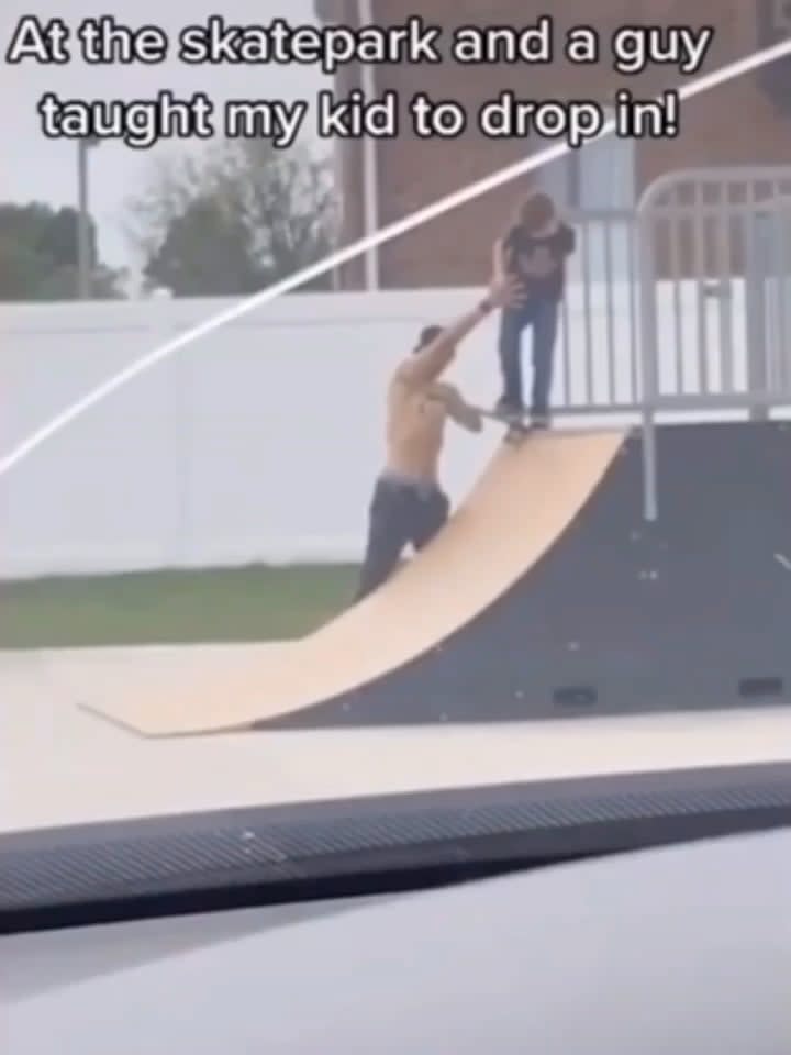 Good dude teaches kiddo how to “drop in” at skatepark