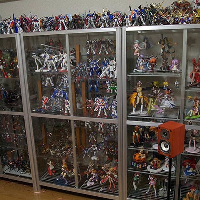 How do I Clean and Maintain my Collection Figures? | Mai-On