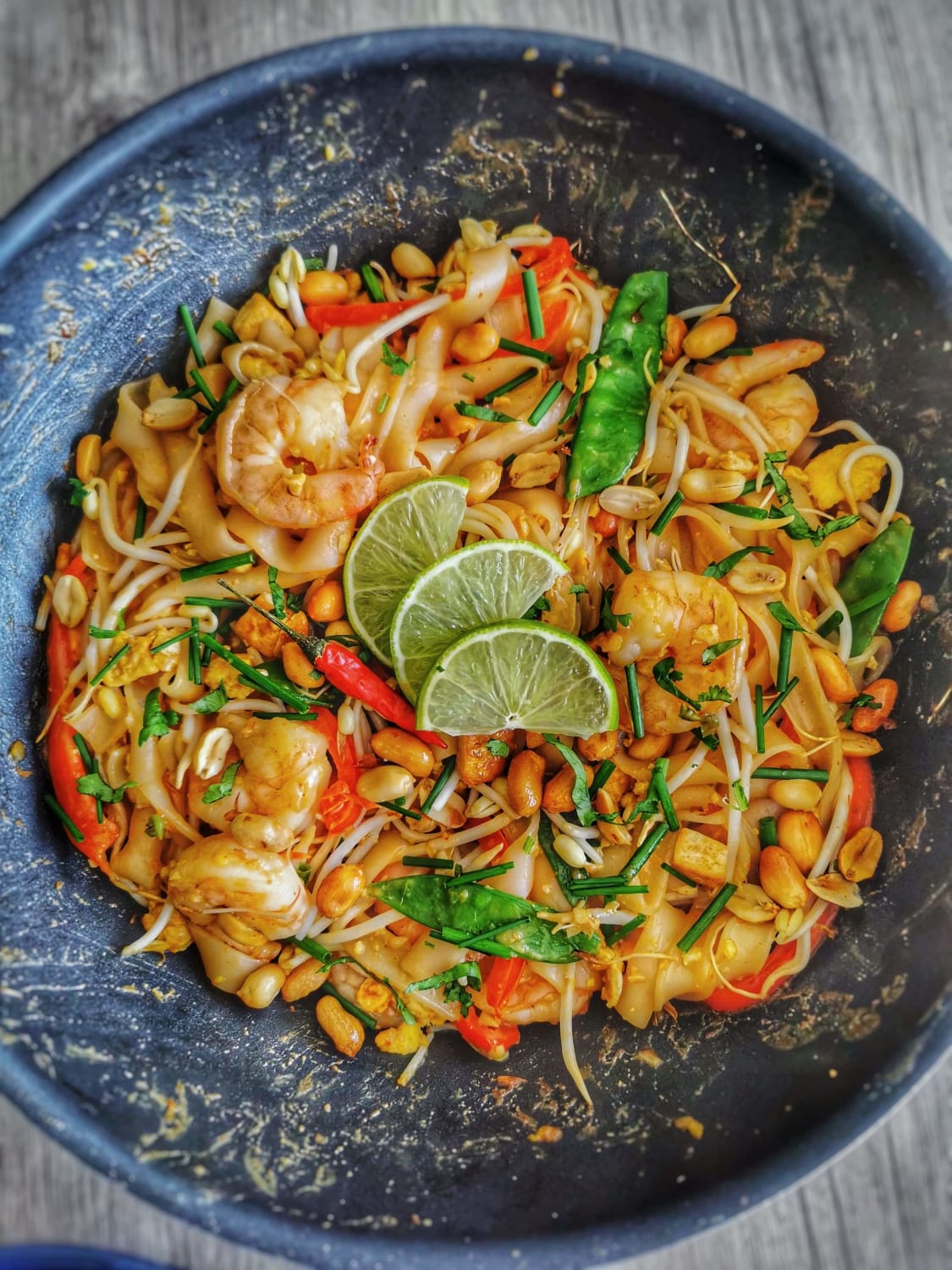 Been craving it nonstop, so I made some shrimp and fried tofu pad thai for lunch today!