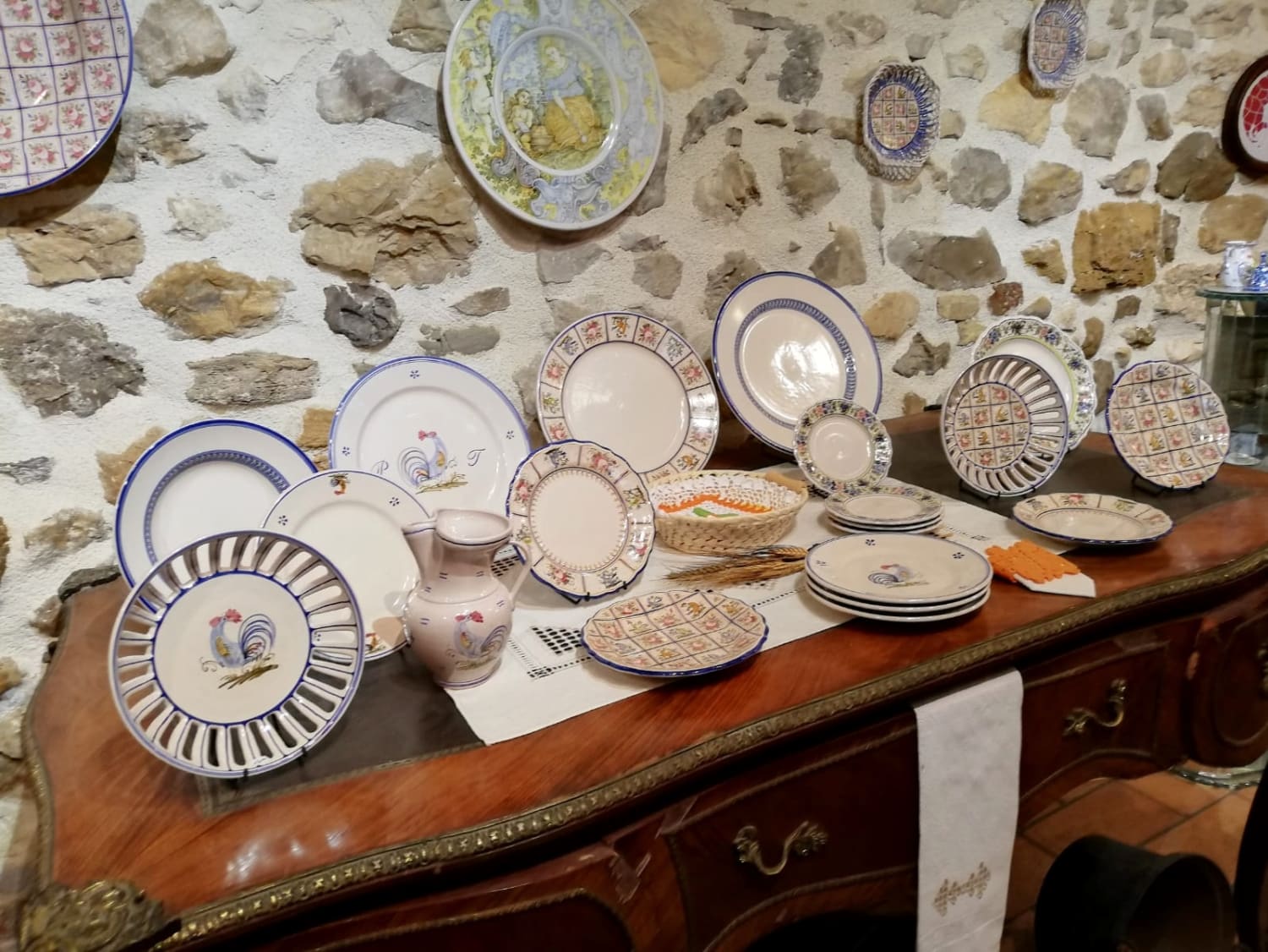 Castelli: A gem of craftsmanship in the heart of Abruzzo. - South European Wanderings