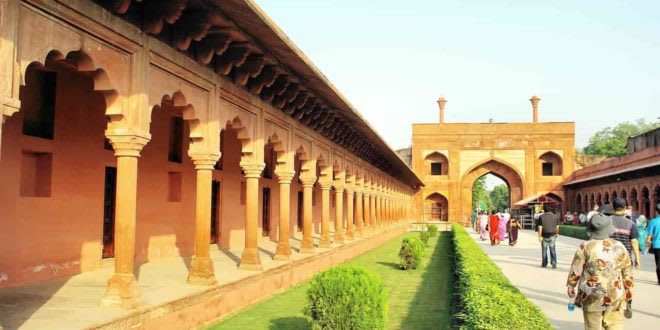 TOP 7 TOURIST DESTINATIONS TO VISIT IN AGRA