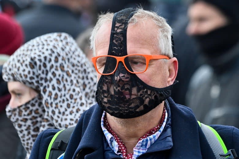 The Best Photo We Didn’t Use This Week: I’m Obsessed With This Man Wearing Lingerie on His Head