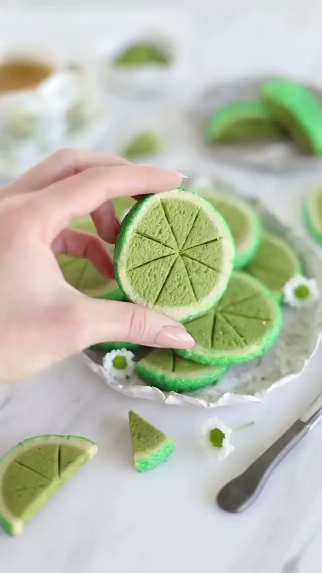 These matcha & lime cookies will be your main squeeze. 🎥: joyfulhomecooking [IG]