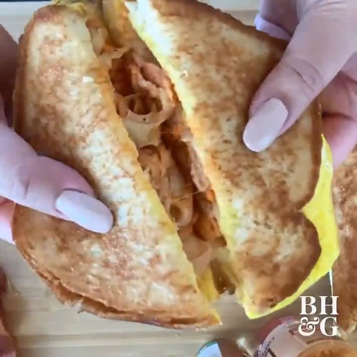 You may have seen this method for making breakfast egg sandwiches in your social media feeds, now you can master it, too! Sammy Mila walks us through how to make this clever sandwich, perfect for weekend brunch. Get the recipe and full how-to: