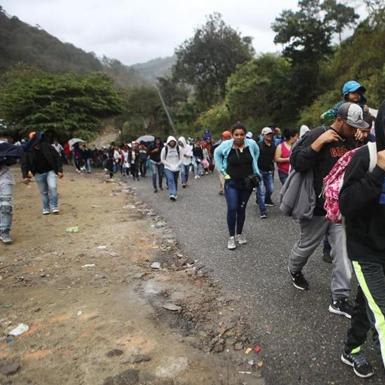 After crossing into Guatemala, migrants set sights on Mexico