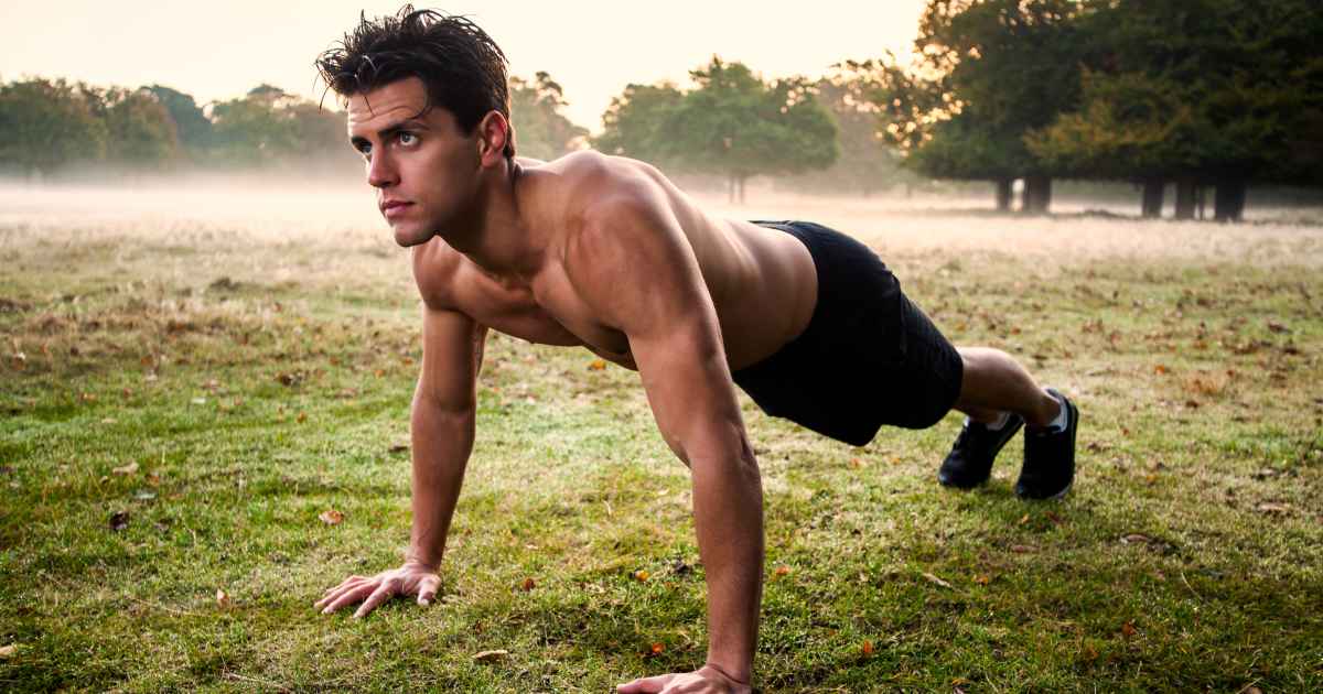 The 8 Best No-Equipment Moves to Get Stronger
