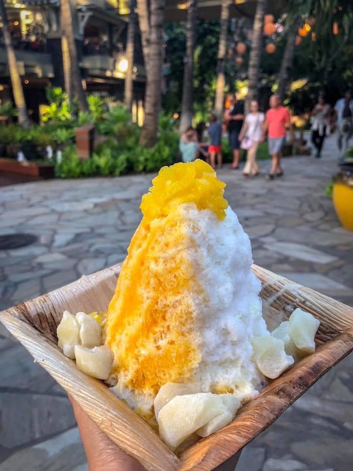 Mango shaved ice with condensed milk and mochi 🧡