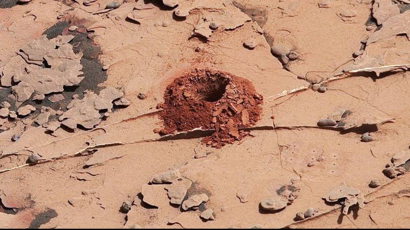 Former NASA Scientist Says He's Sure Alien Life Was Found On Mars