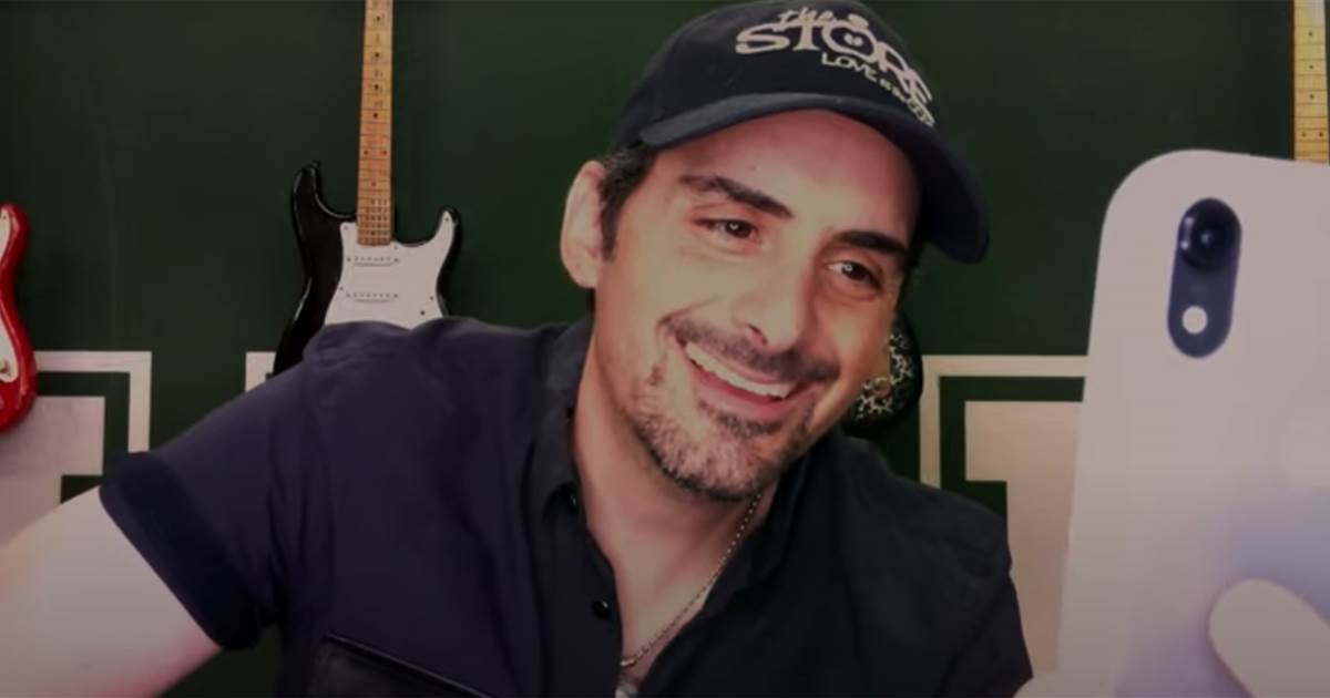 Brad Paisley moves couple to tears with help for fertility treatments