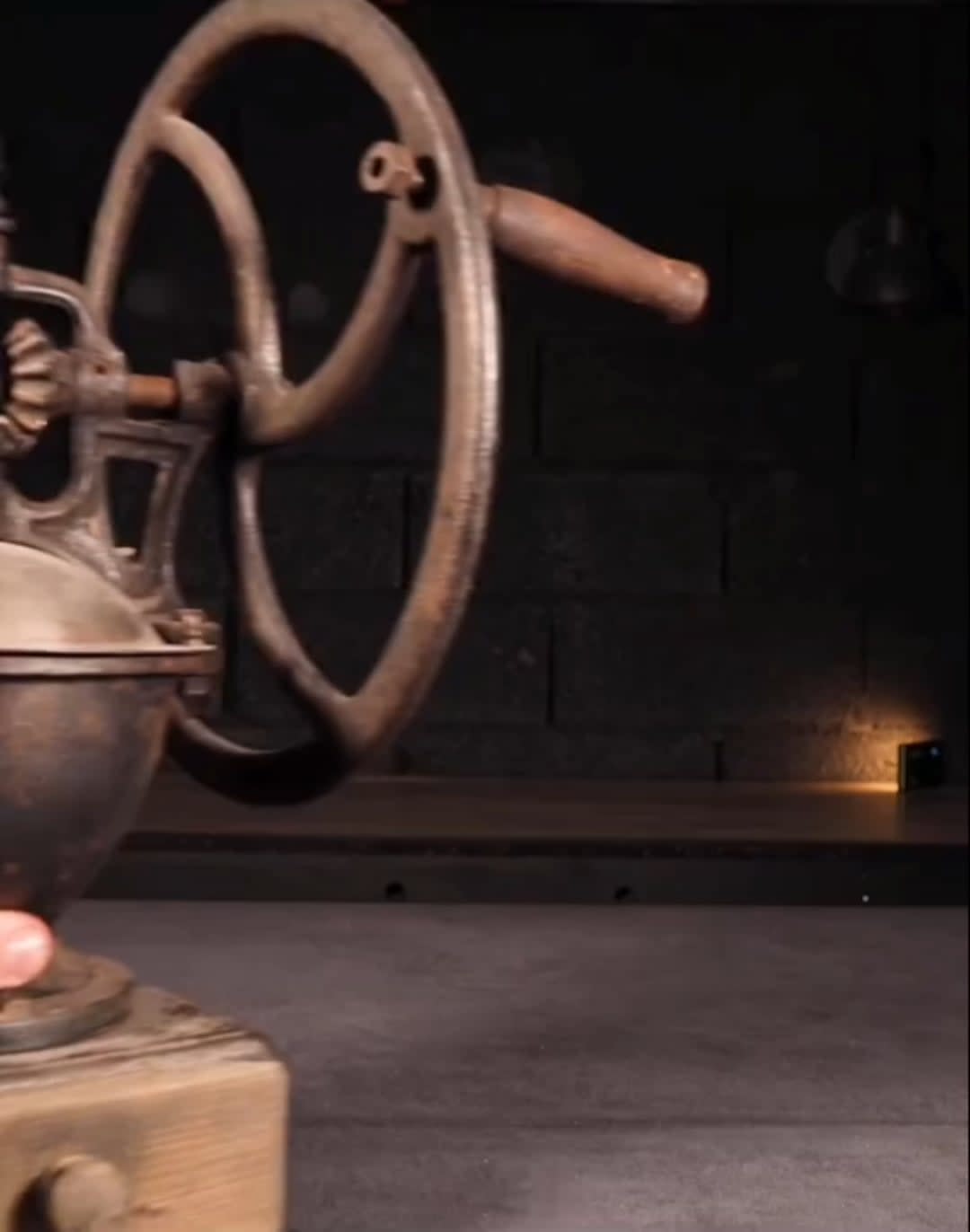 Restoration of an old coffee grinder