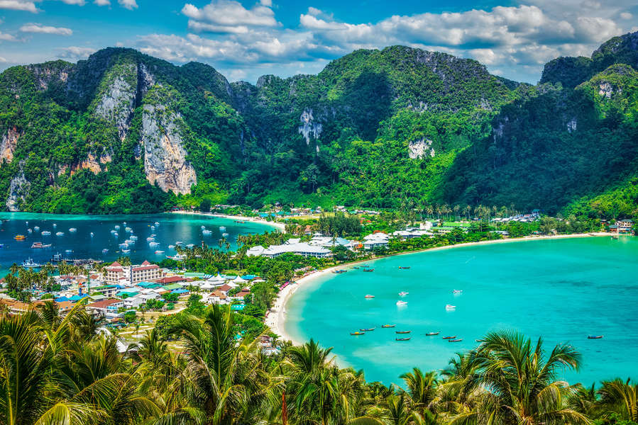 The World's Most Beautiful Beach Cities Where You Can Live for Dirt Cheap