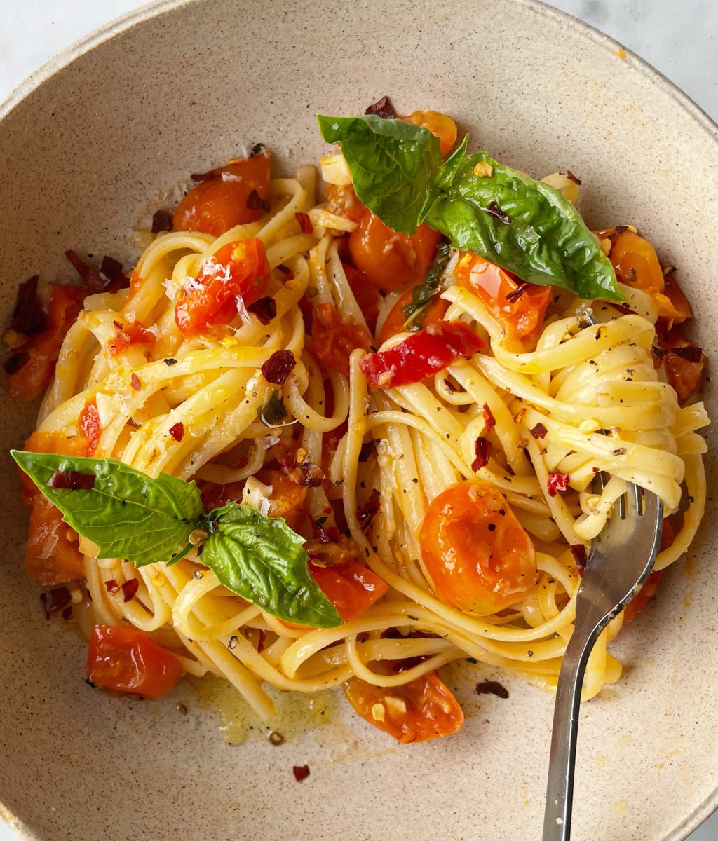 @the_pastaqueen's “The Cobbler's Wife” spaghetti is as simple as it is delicious: