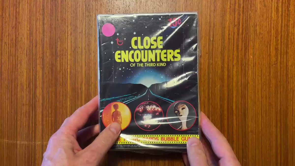 Pack of 1978 Topps bubble gum cards for Close Encounters of the Third Kind. Amazingly they still smell of bubblegum & wax paper, if slightly faded… exactly how I remember.