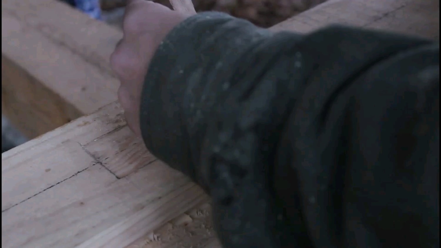 No nail/screws wooden floor- assembling a joist using a Saotsugi joint