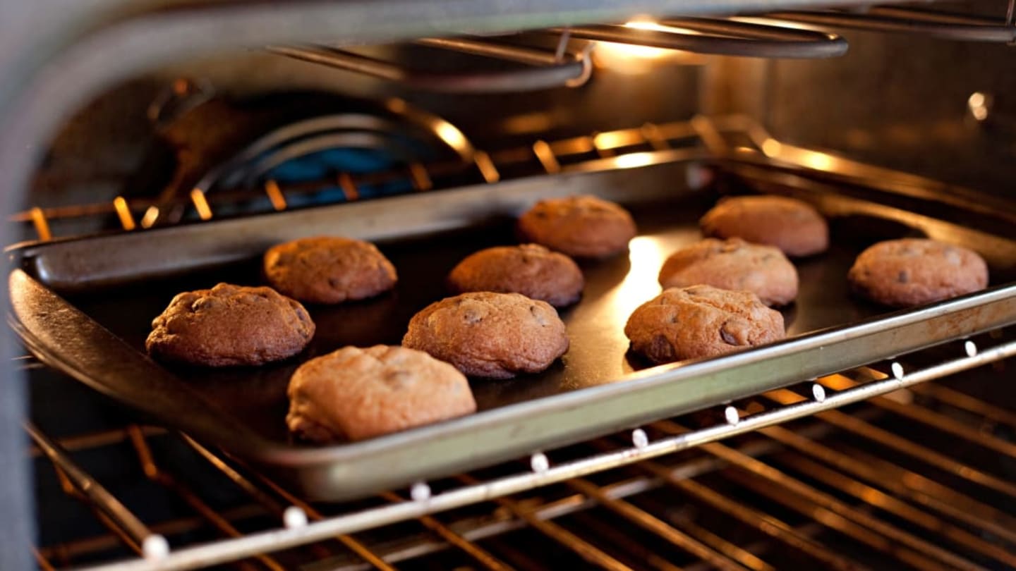 5 Ingenious Tricks for Saving Burnt Cookies