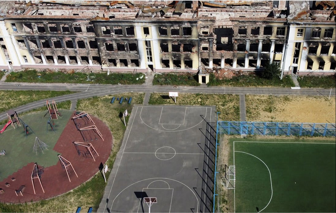 Post-Soviet visual. Kharkiv school No. 134. Photo by Nacho Doce, Ukraine, 2022.