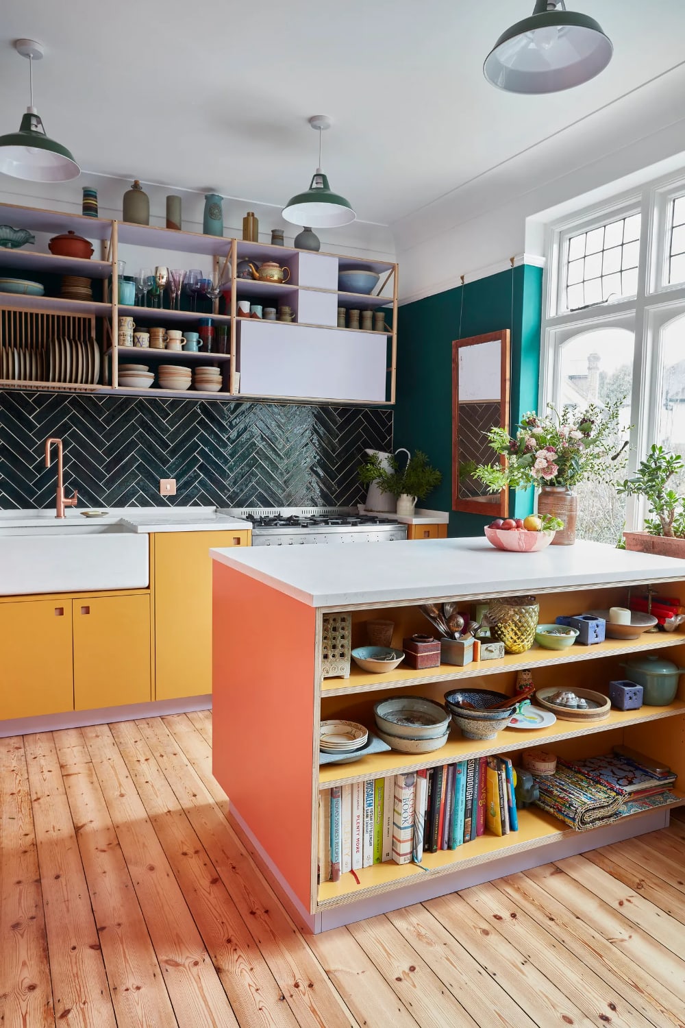 This Vibrant London Kitchen Is a Rainbow-Hued Delight