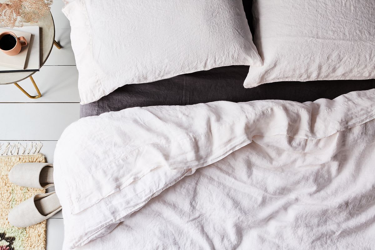 A 'Why Didn't I Think of That?' Way to Put on a Duvet Cover