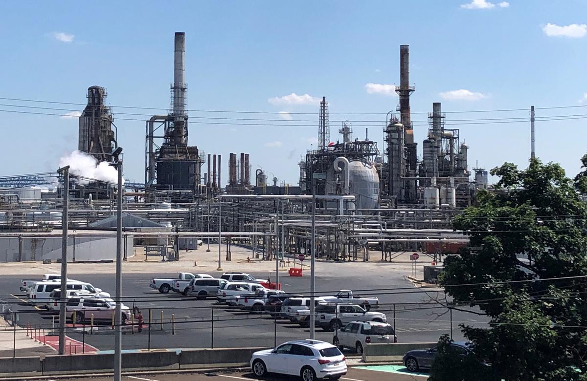 After fire, Philadelphia Energy Solutions to permanently shut oil refinery