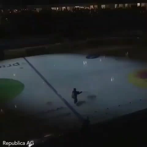 Hockey Rink illusion