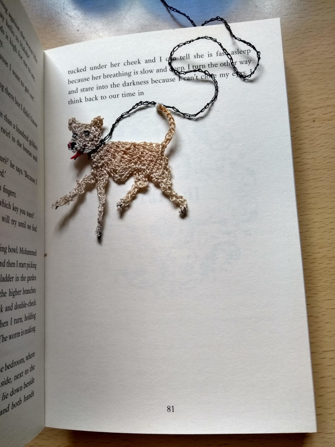 I made a bookmark of my friend's dog