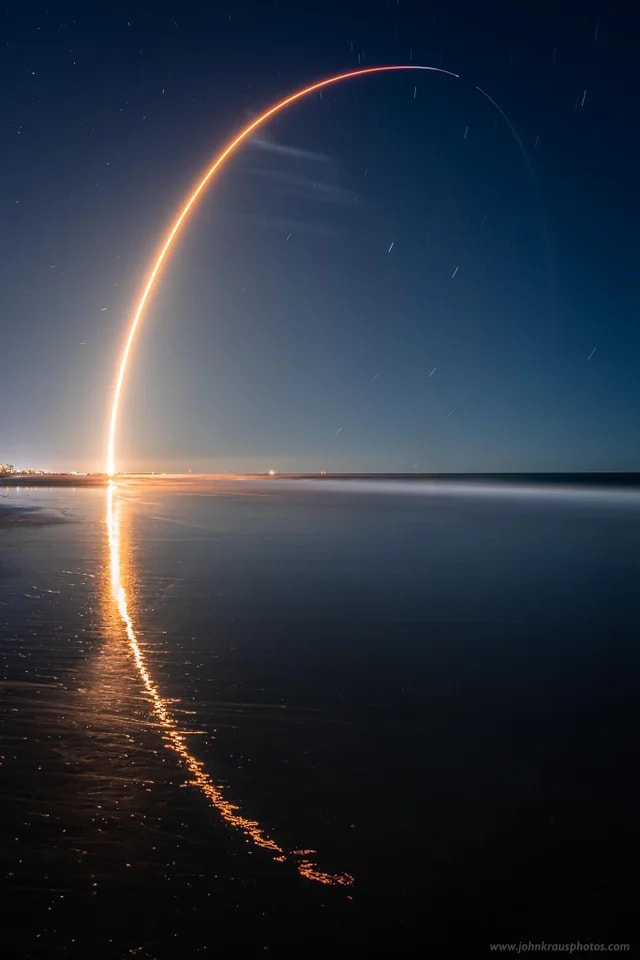 Long exposure photograph of the SpaceX Starlink launch