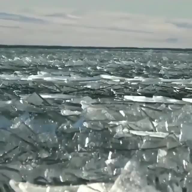 Icy waves, Çıldır Lake, Turkey