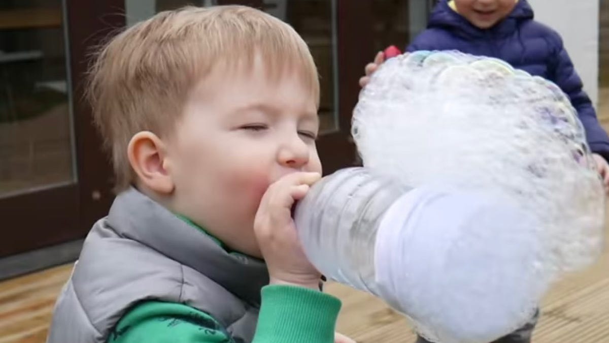 Make 'Bubble Snakes' With Your Kid