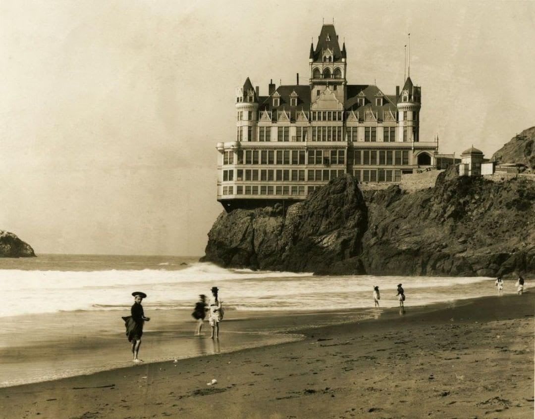 San Franciscos iconic Cliff House, shortly before it was destroyed by fire in 1907.