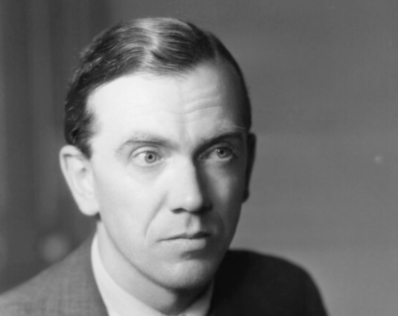 Write Only 500 Words Per Day and Publish 50+ Books: Graham Greene’s Writing Method