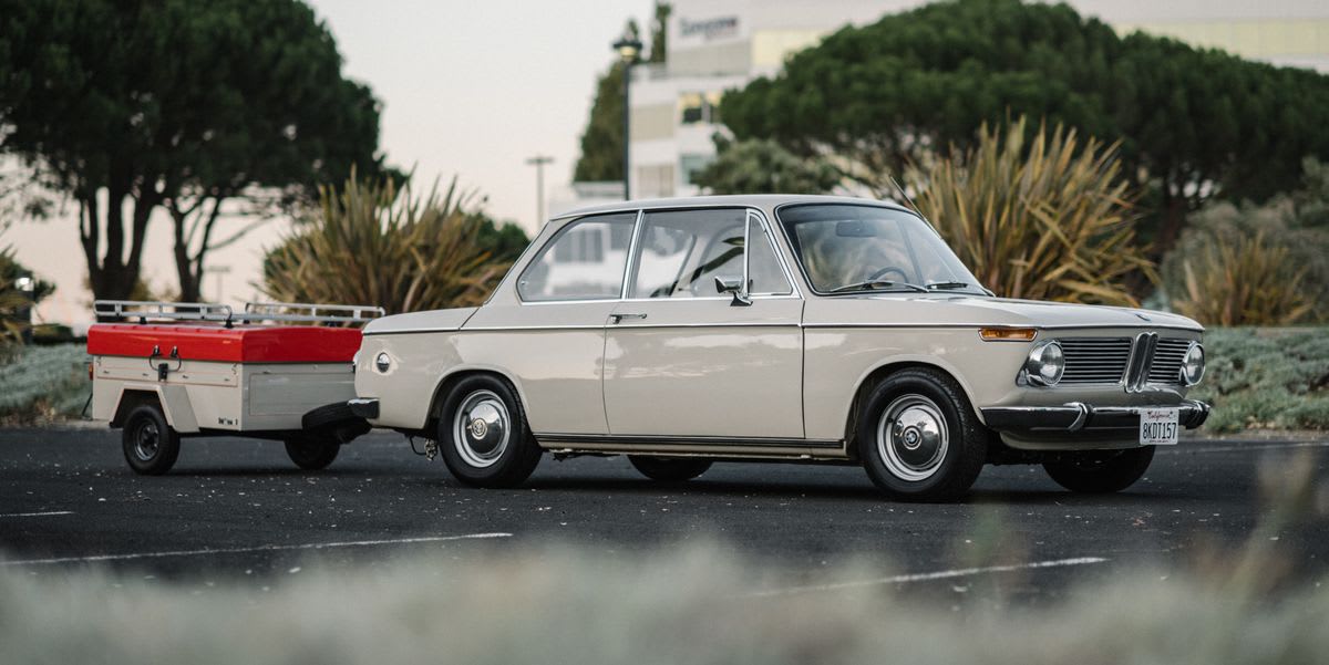 This BMW 1600 Comes With an Adorable Matching Trailer