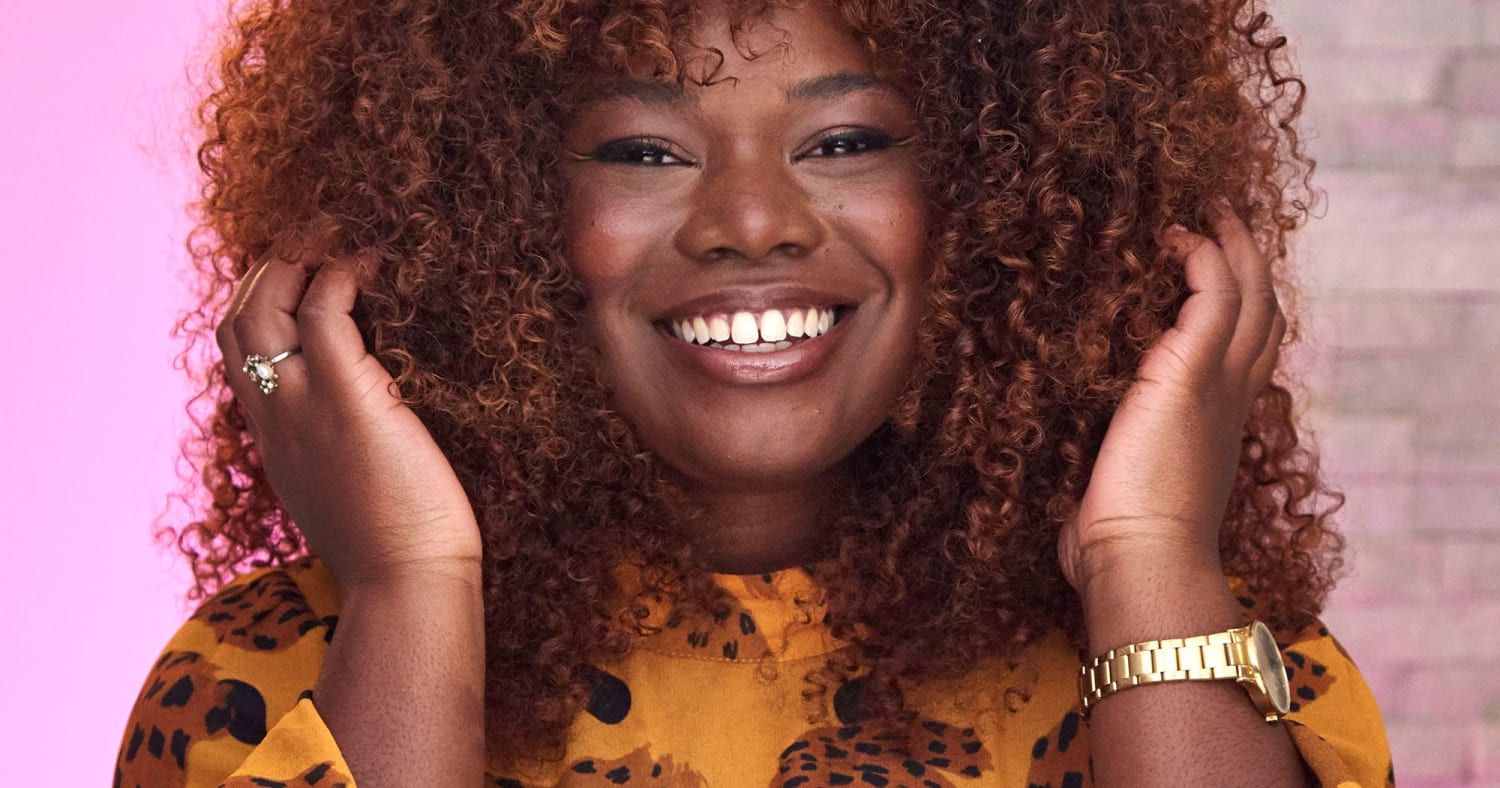 Watch This Beauty Influencer Dye Her Natural Hair & $1,300 Extensions