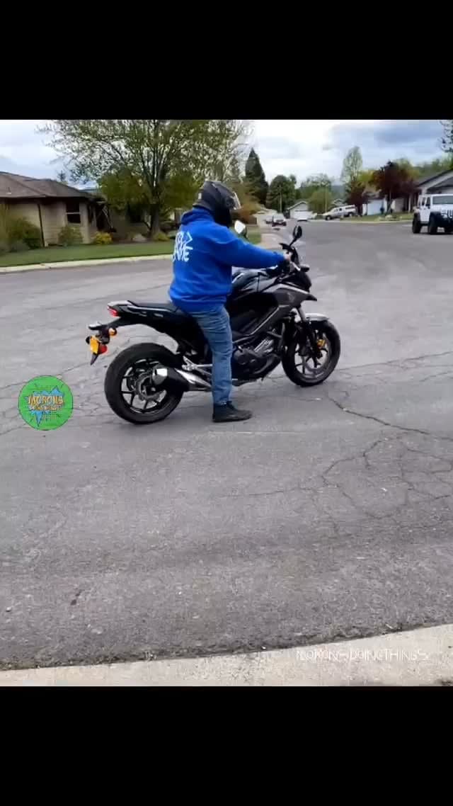 WCGW doing motorcycle tricks in your neighborhood