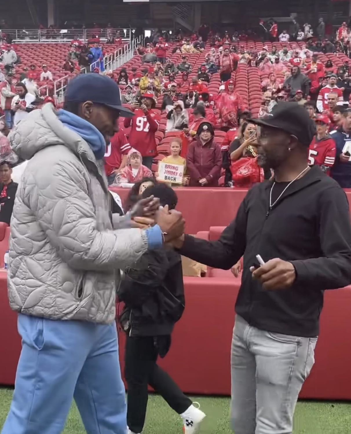 Leonard at the 49ers game. Two 🐐🐐 and my two favorite teams!
