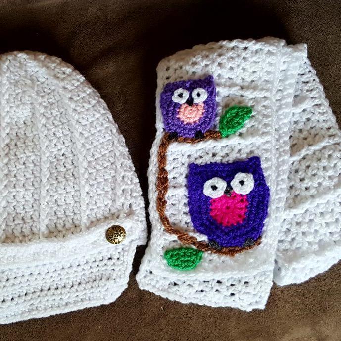 Free pattern for a cute crochet hat and scarf set with owl motif