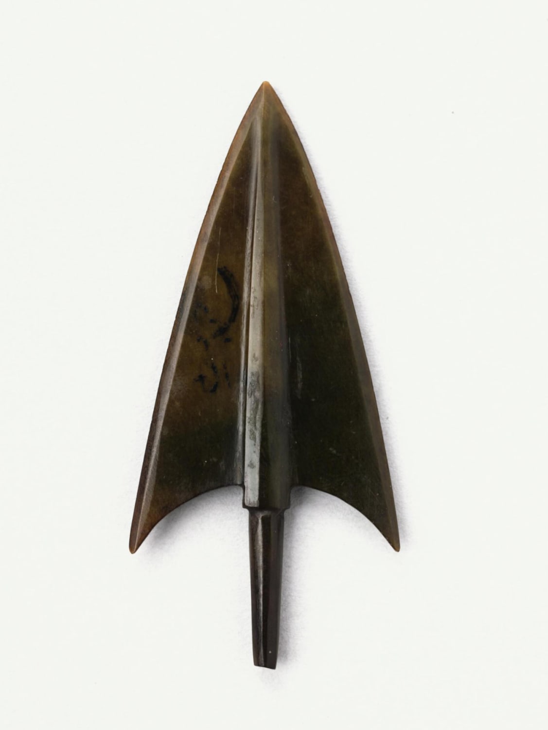 Jade arrowhead talisman. China, Shang dynasty, ~1200 BC
