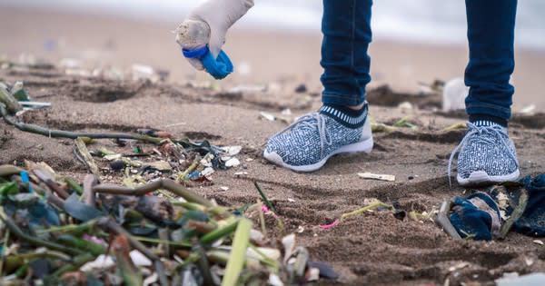 Plastic cutlery makes top 10 list of trash items found on beaches