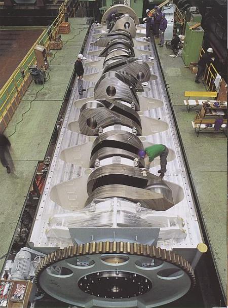 Just wanted to share the crankshaft of emma maersk's 104k HP engine