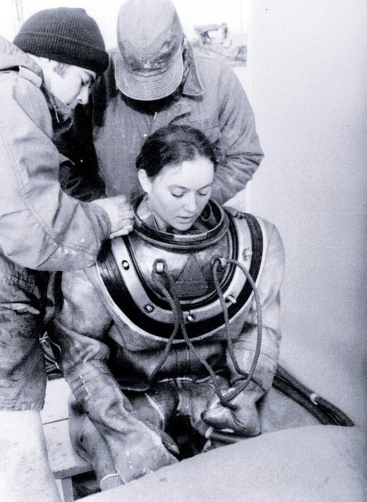 Donna Tobias, the first female deep sea diver in the US Navy, 1976