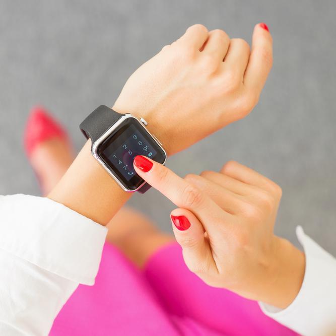 6 Best Smartwatch For Women - Digital Addicts