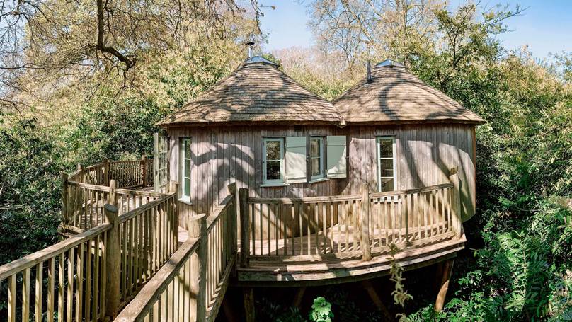 London Couple 'Happier Than Ever' Spending Lockdown In Treehouse In Somerset