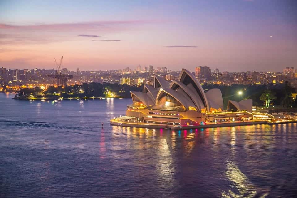 Visiting Australia on a budget: Is it possible?