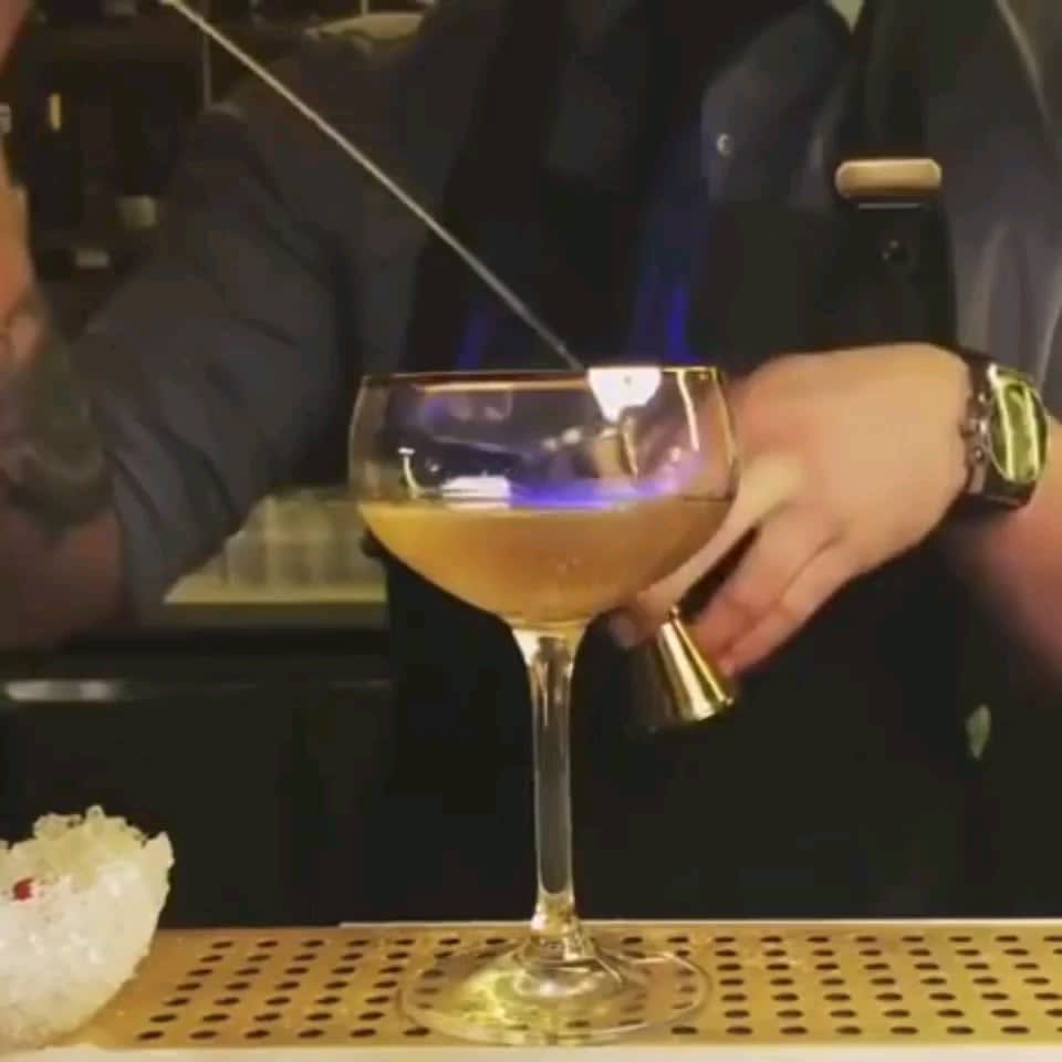 This bartender making a drink