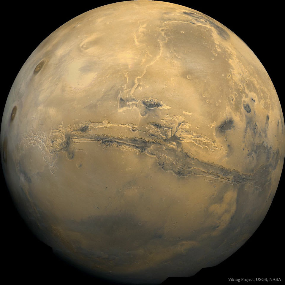 APOD: 2020 May 24 - Valles Marineris: The Grand Canyon of Mars