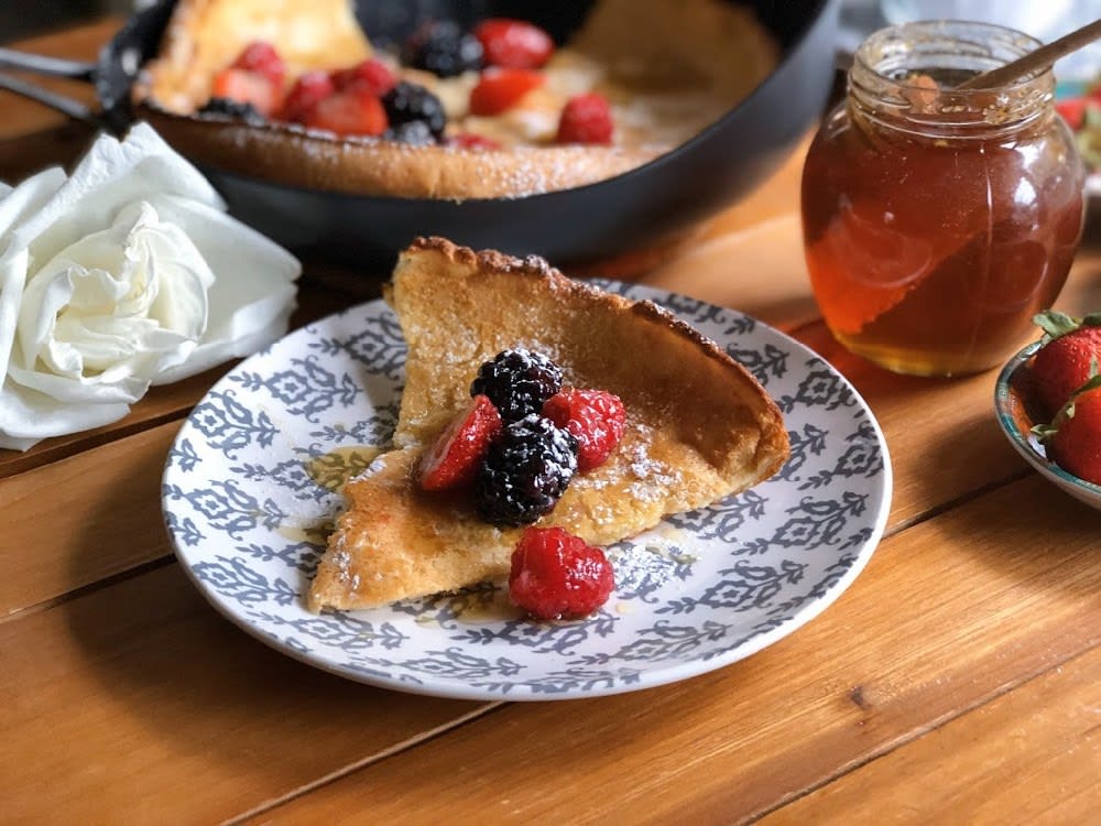 Dutch Baby Pancakes with Berries
