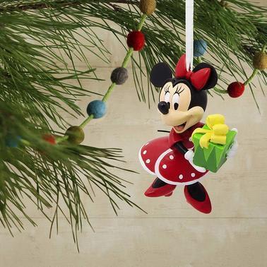 Try These 3 Customized Disney Christmas Holiday Decoration Ideas
