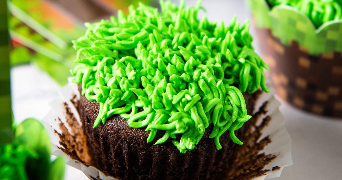 Minecraft Cupcakes with Easy Grass Frosting