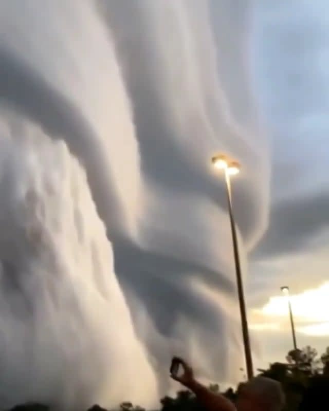 Shelf Cloud In Commerce,
