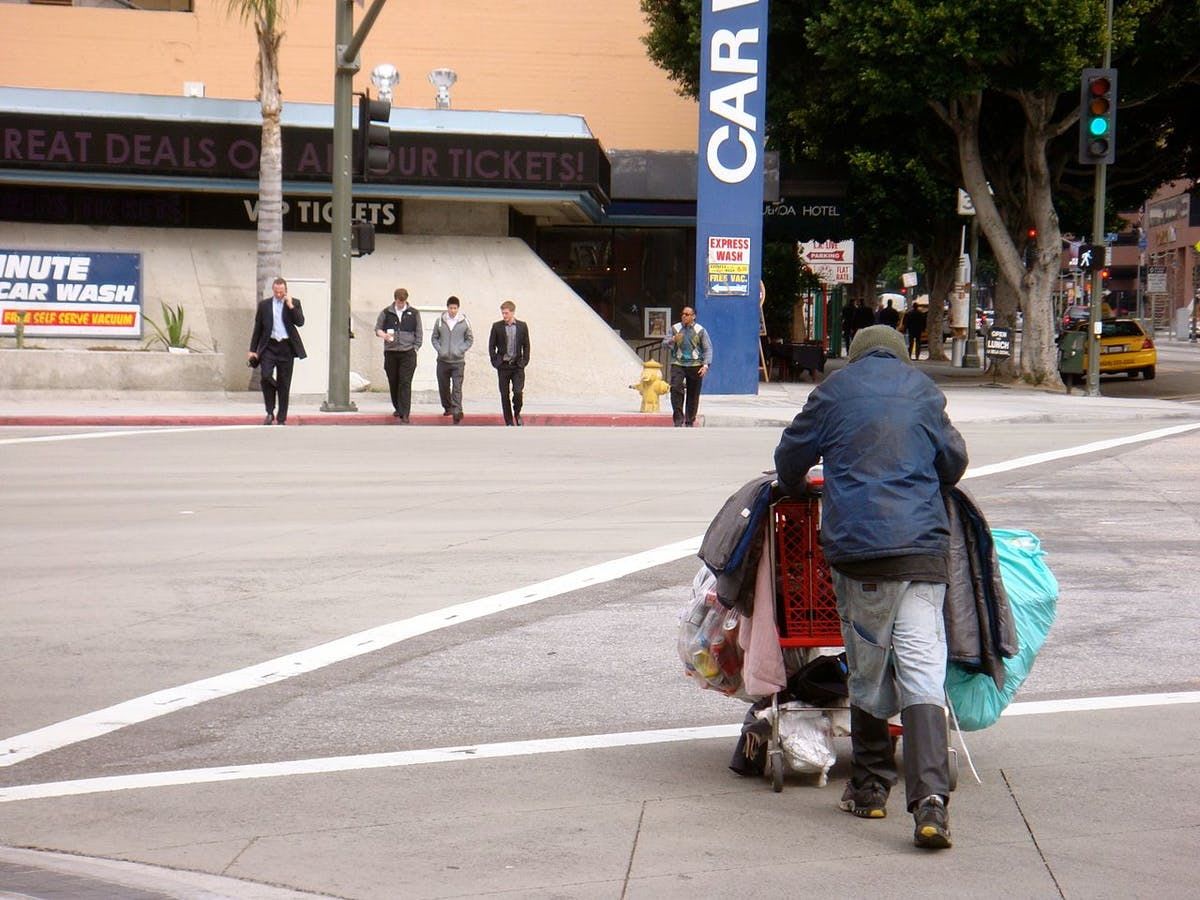 Los Angeles bets on tiny homes to battle enormous homelessness crisis